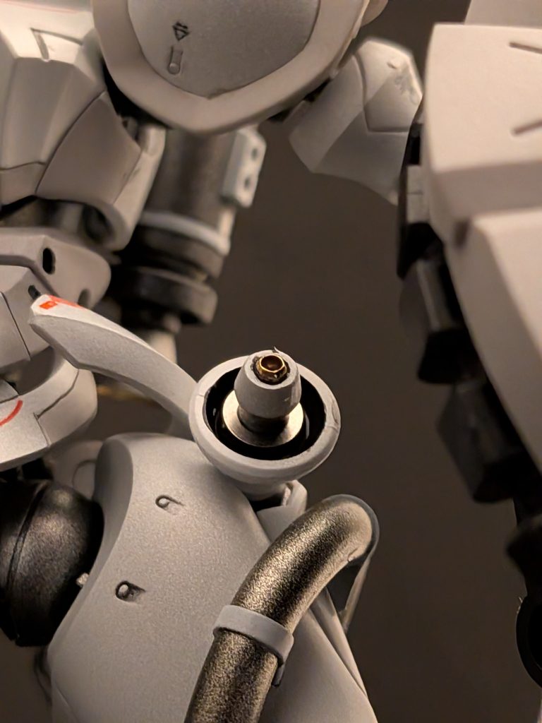 元々真っ白で若干ノッペリしてたので、ホワイト系からグレー系で色分け塗装してみましたが、色が無いですね〜😀             いつも、イイネ、コメント有難う御座います! 9歳の息子ページです、良かったら見てやって下さい!https://gumpla.jp/author/yuto00002