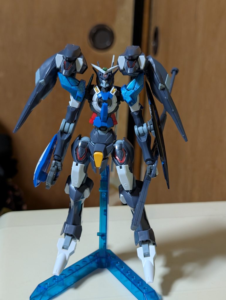 通常のエクシアより背が高くなったり、近接、遠距離や中距離型になった(個人の感想です)