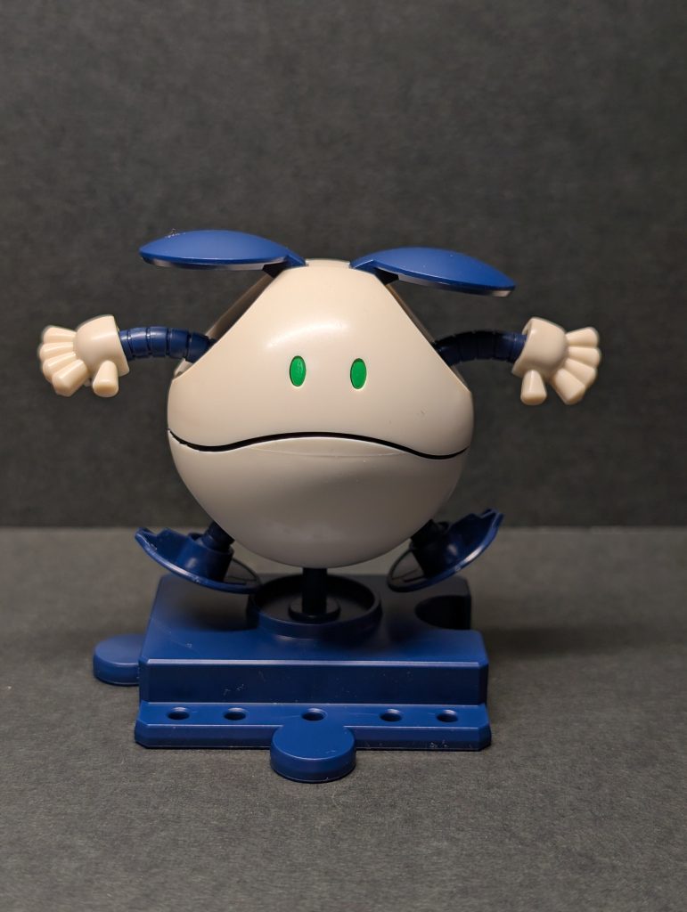 ハロについては最後まで配色に悩みました。というのも、コクピットと見るか?オペレーターと見るかで色が変わってくるので🤔結局オペレーターと考え成型色のままにしました。目だけは蛍光グリーンで塗って半艶のトップコート仕上げです。本体と合わせたときに綺麗に纏まって良かった。