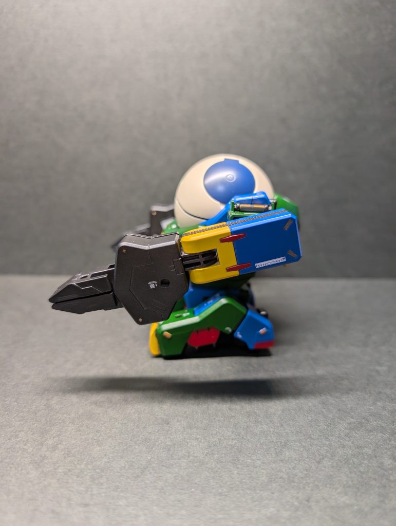 クレーンだけでなく、基礎工事もされてます。