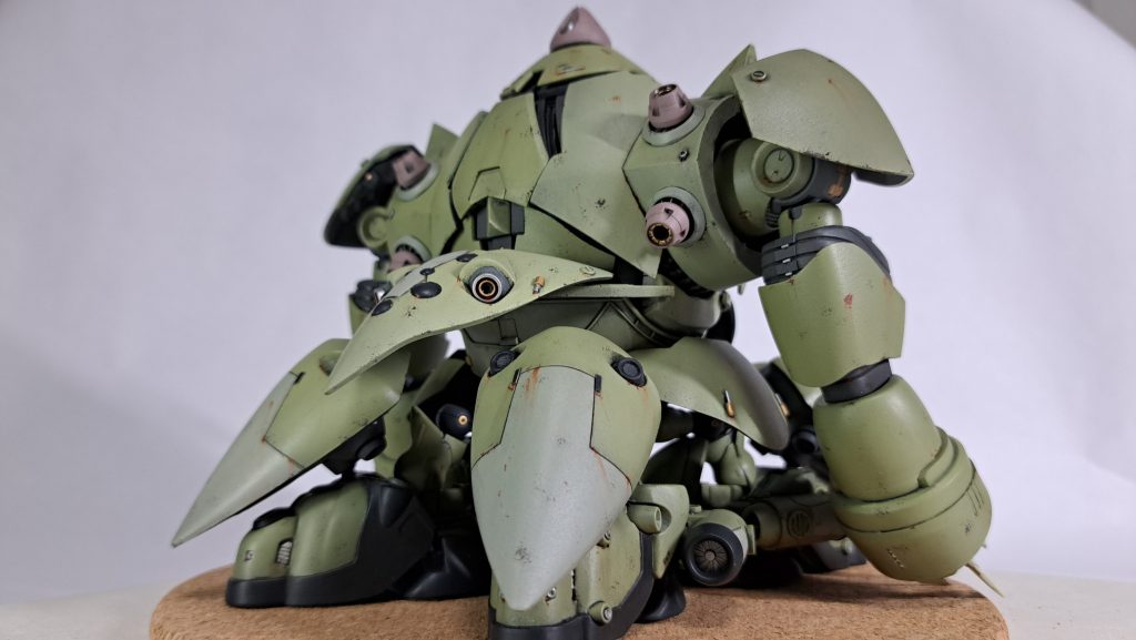 前後対称のゾックにはあまり関係ないかもしれませんが、リアビューです。こちらのハッチは全て閉じてます。