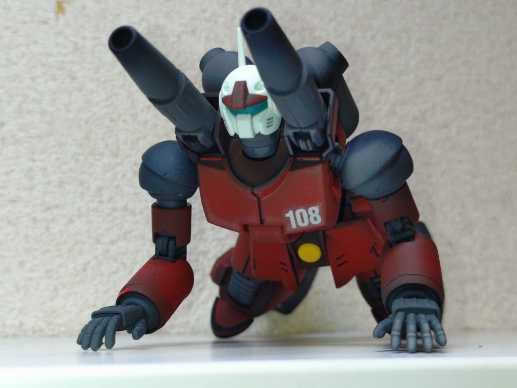 シンプルな割に可動域は広めで、ガンキャノンならではのポージング取れるのは良いですね。