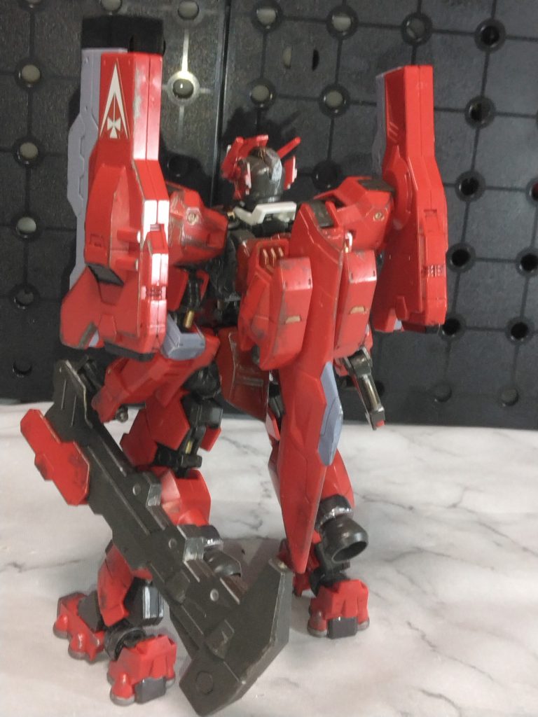 アスタロトは裏側のシリンダーがチラ見えするので、腕や足のシリンダーも塗装。