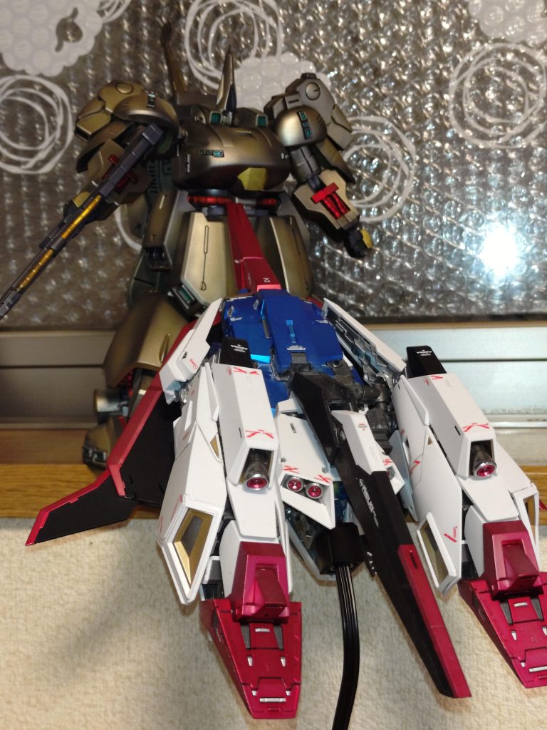 スイカバー再現🍉でも、ウェイブライダー形態は頻繁にやらないかな…。なんかポキっといったり、塗装やデカール剥げそう。それはそれで、ウェザリングと言い張れそうだけど。