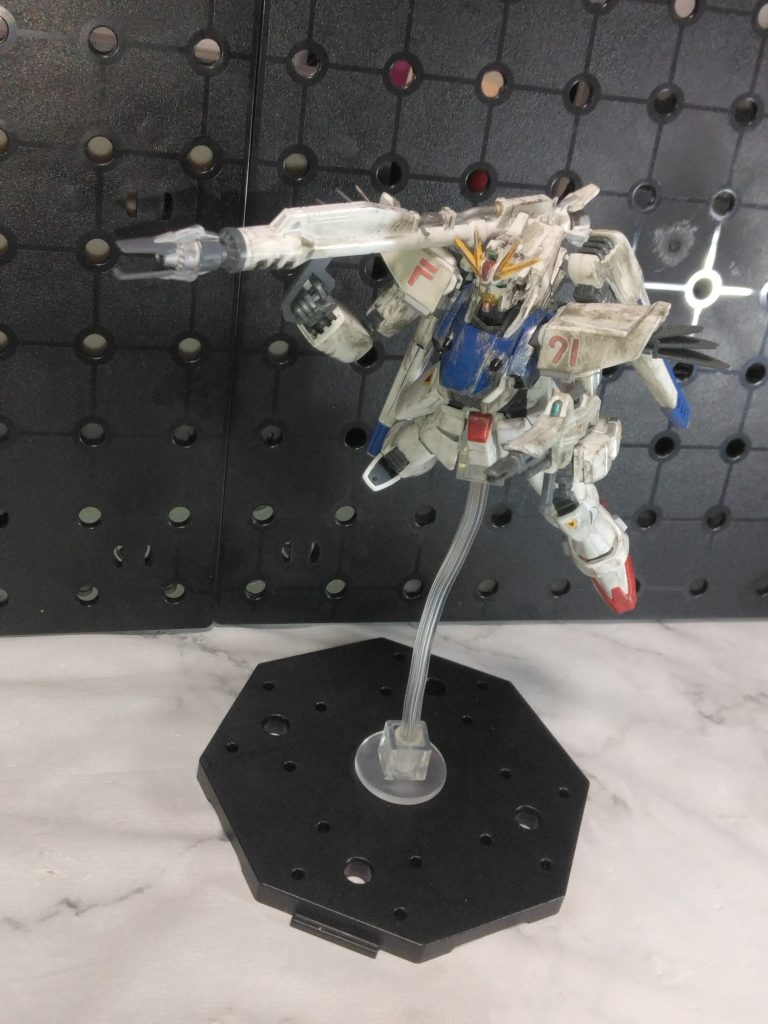 Gジェネ作品では2丁持ちで撃っているシーンがあったりするので、それに寄せて。