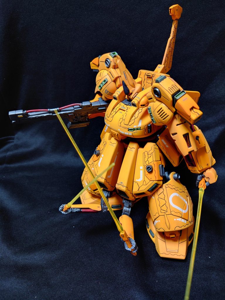 このジオあんまり動かないので隠し腕に関節仕込みました。首も引けないのでそこも関節追加してます。