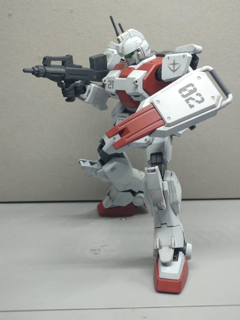 武装はブルパップマシンガンも選択可能。ブルパップマシンガンはケースレス弾を使用するため随伴歩兵に気を使う必要がなく、また100mmマシンガンよりも銃身長が長い。それゆえに大戦末期には100mmから徐々にブルパップマシンガンへ置き換わっていったことでしょう。