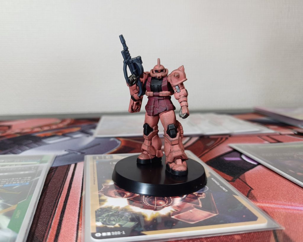 ってことで久々の完成投稿でした(zaku-kao9)初めての筆塗り全塗装でしたが、なかなか楽しかったです!エアブラシが使えるまでと思っていましたが、1/144スケールでもやってみたいなと思いました!これからまた頑張っていきますので見ていってくださると嬉しいです(zaku-kao5)