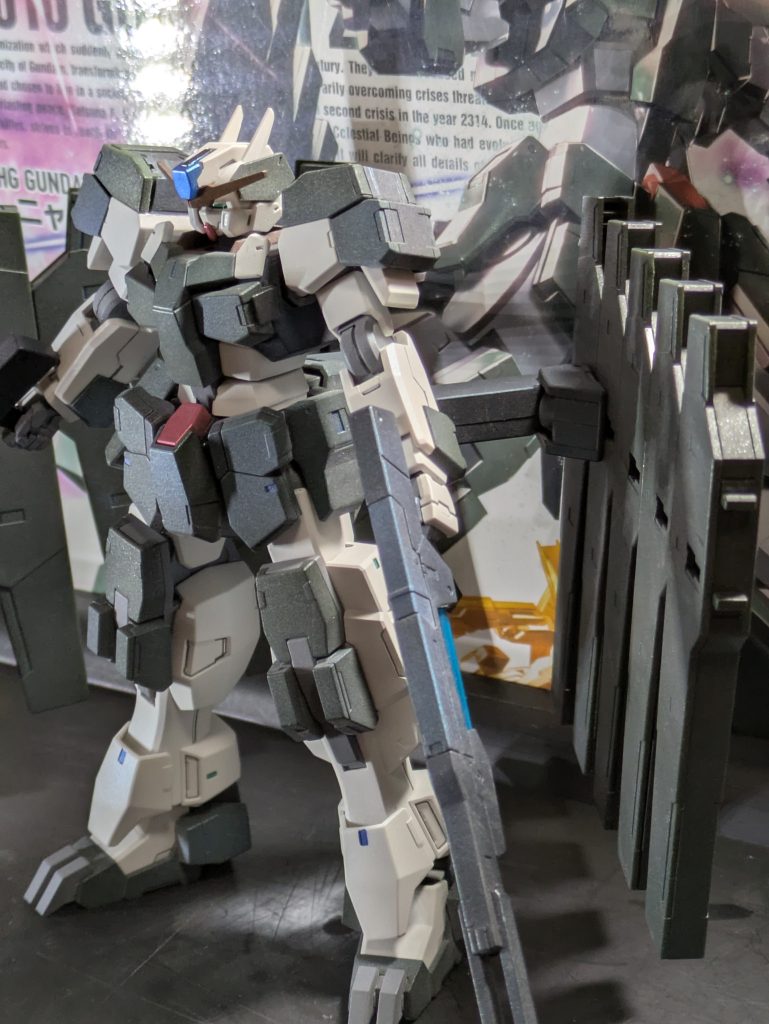 ガンダムサバーニャ–2枚目/制作者：鈴木 英介