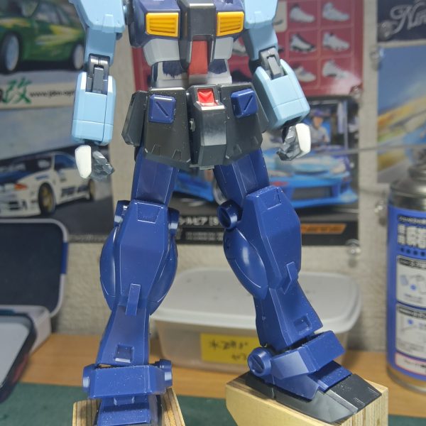 ジムクゥエルを製作するにあたり、ガンダムヘイズルにドナーになっていただき、ジムクゥエルがちょっと強化型になったジムクゥエルになってもらおうと制作中でありますリヤのスカートアーマーにバーニアを仕込みまして高機動な感じになりましたヘイズルのごっついヒザをジムクゥエルのヒザに入れ替えるとこんな感じになりました足首のアンクルアーマーもジムクゥエルに交換で、ジムクゥエルのボディにジャンクで持っていたジムスナイパーを移植してジムスナイパーにしてやろうと思います（4枚目）