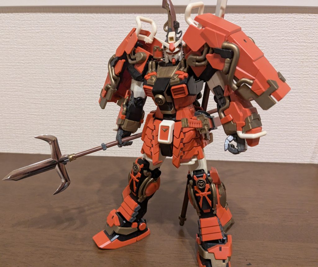 三叉の槍を持たせて１枚。これは本来は武者頑駄無ではなく武者真悪参が持っていたようなイメージがあったので、真悪参のカードダスの構えに寄せてみました。