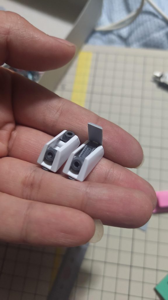 ディテールアップパーツを入れて簡単な蓋を作って組み立て