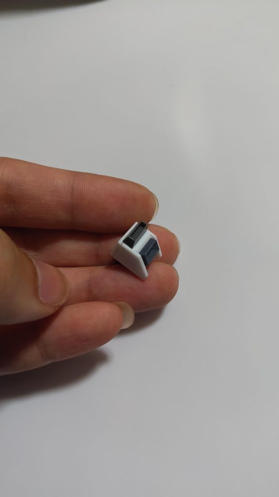 そのままだと寂しいので申し訳程度のバックパックを作製