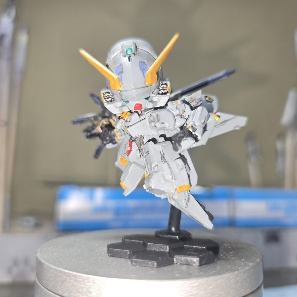 デュアルアイも一応有ります(笑)目が小さ過ぎてまず見落としそうになり、塗り分けにも苦労しました。モールドが深いのがせめてもの救いです(笑) 