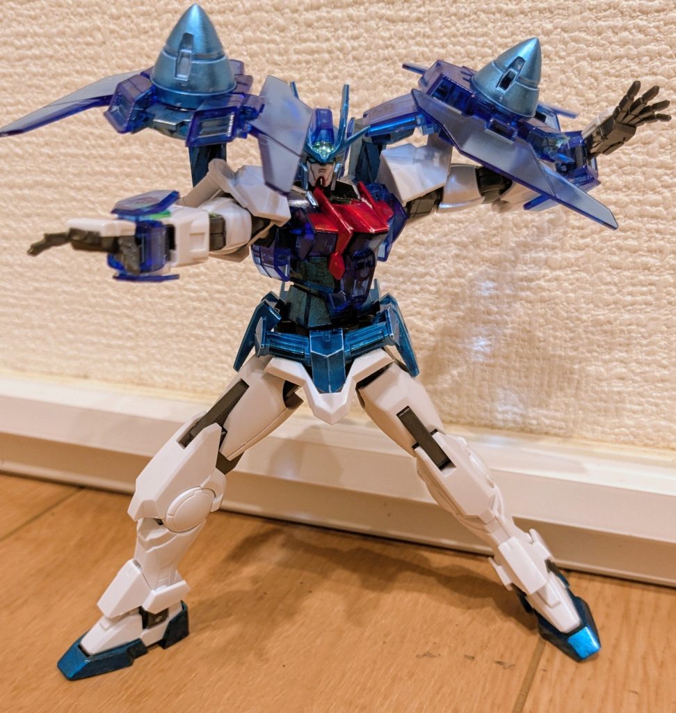 GNドライブを前に向けて、弾幕をはるチルノのイメージで１枚。可愛さとカッコ良さが混ざった感じに見えれば成功の機体ですね