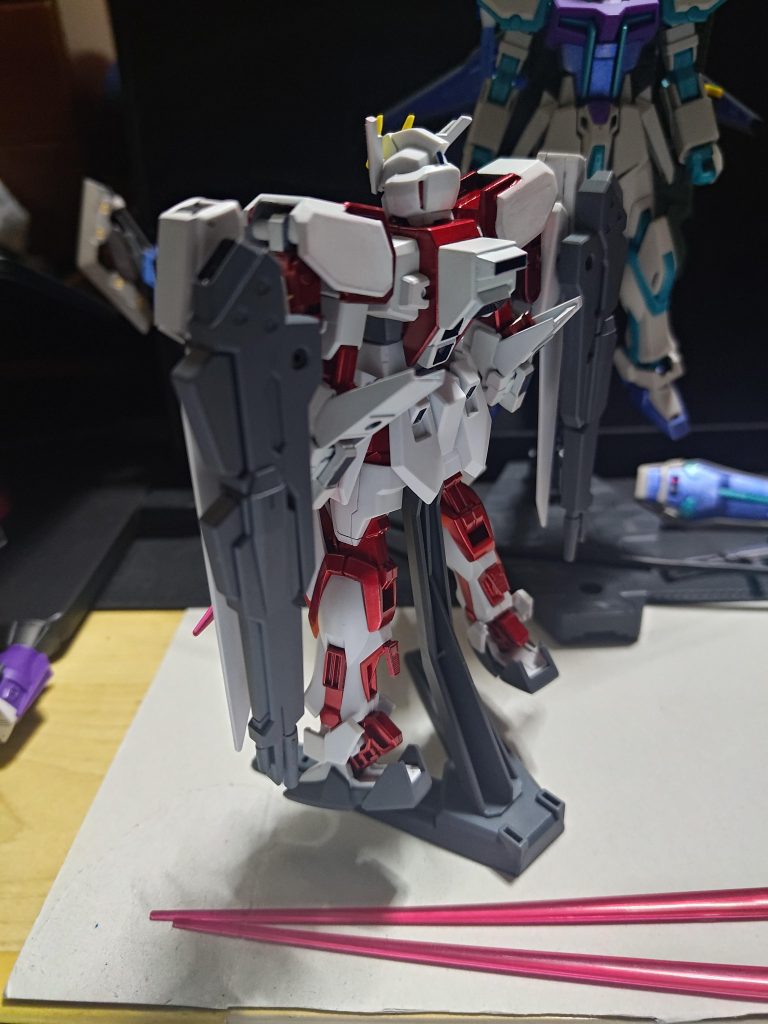 背面はかなりおとなしめに