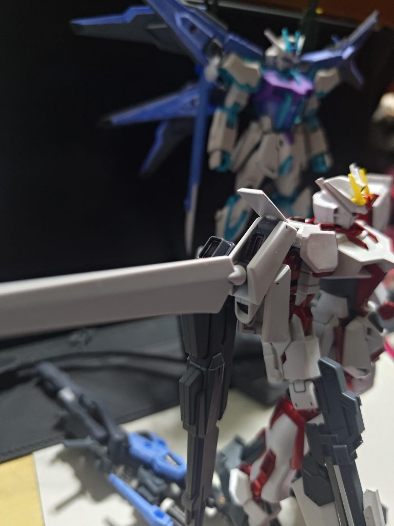 簡素ながら一部展開によりスラスター開放