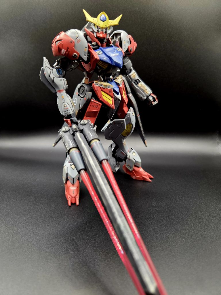 ソードメイスはより凶悪で破壊力が出るような感覚で改造。鋼鉄の刃で相手の機体を破壊しつつ、両側のビームサーベルでさらに切り裂いていく兵器にしてみました。改造に使ったのはガンキャノンのキャノンと、余っていたビームサーベルです。