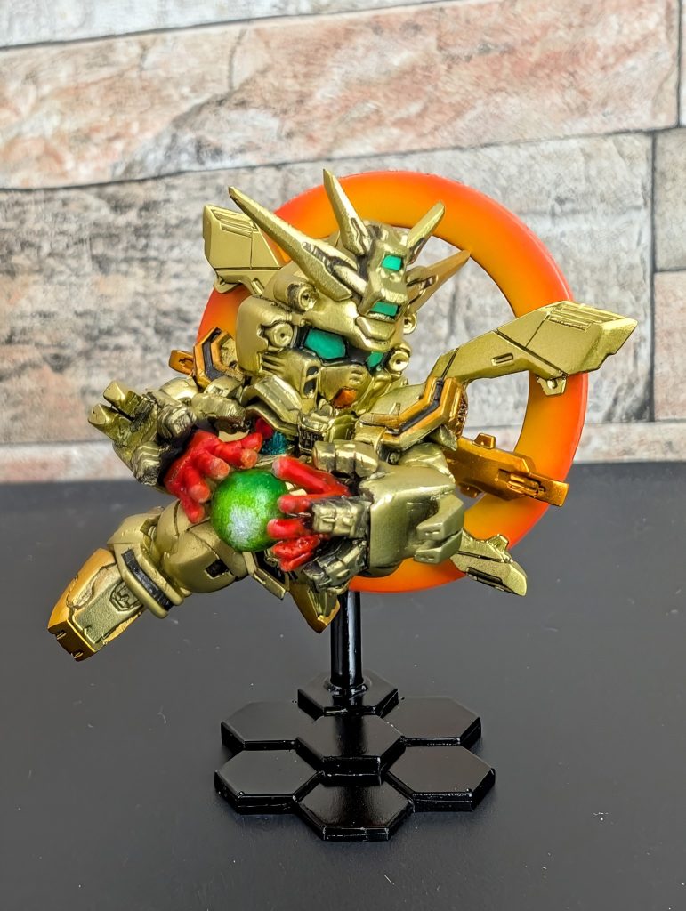 石破天驚拳はビーズ玉で製作しました。ビーズのクリアを活かしたもの（1枚目）とシタデルで発光表現に挑戦したものを選択できます。発光表現がうまくできるか不安だったので…