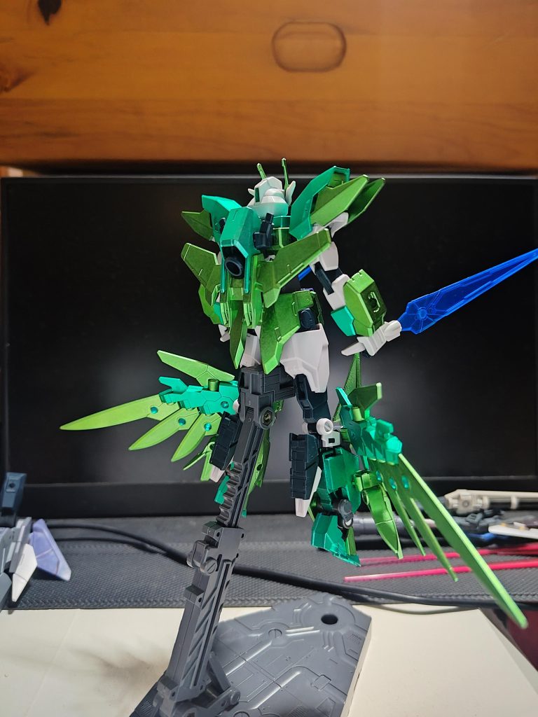 増設動力はクリアパーツのランナー埋め込みにて表現