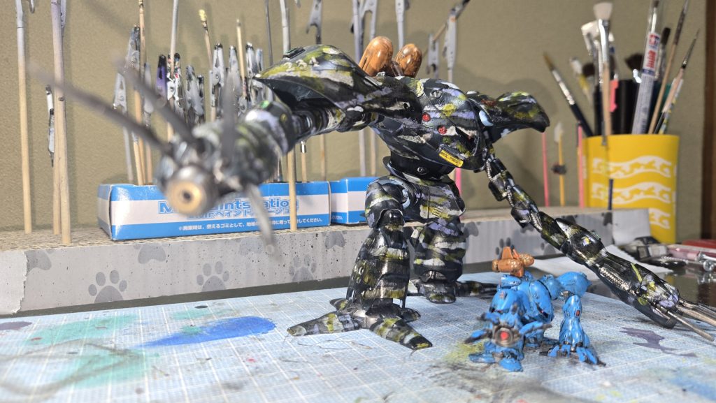 最後にやり過ぎてワカメが絡まった様になったHGハイゴックと😅