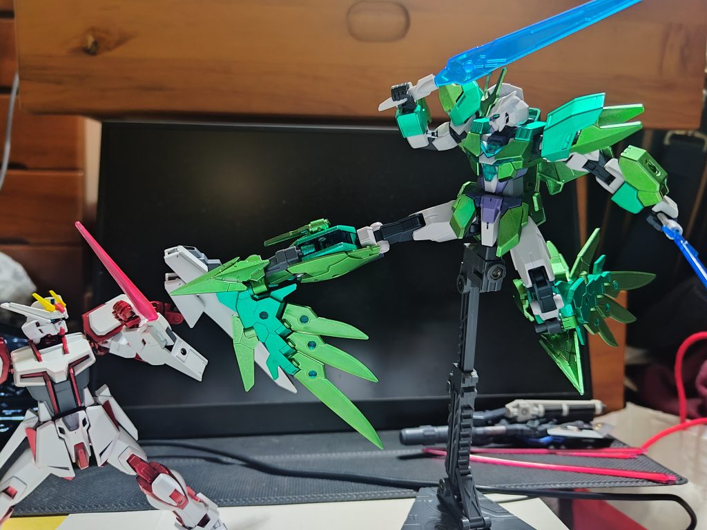 膝アーマーは刺突武装に