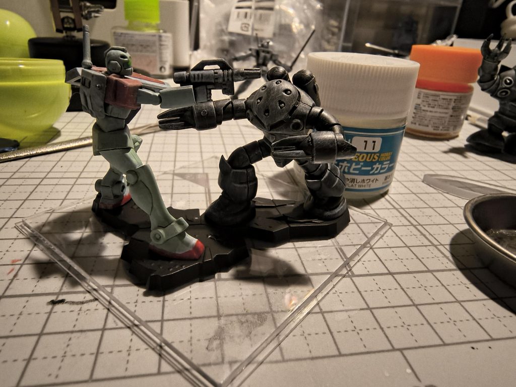 こんな感じで配置してー塗装はドライブラシ塗装、簡単で味出てハマりそう。