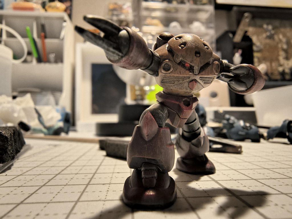 ズゴックのモノアイはレジンで。 小さすぎるわ！！！！