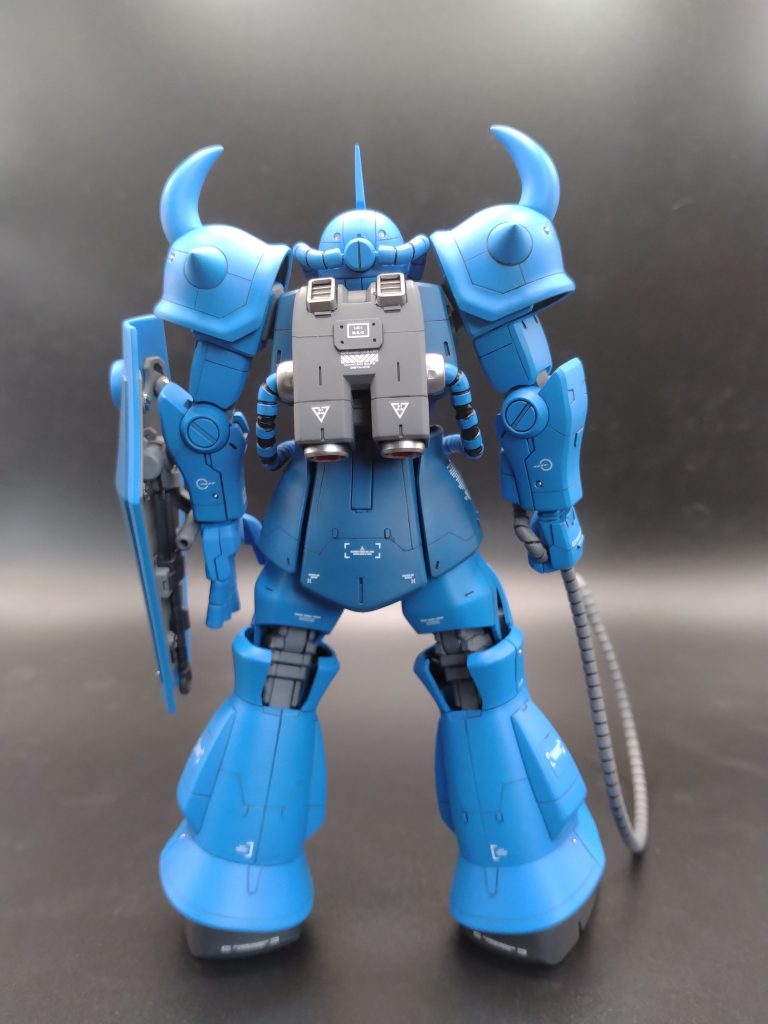 バックパックはダクトを埋め込み、スジ彫り追加。穴はプラバンで隠しました。