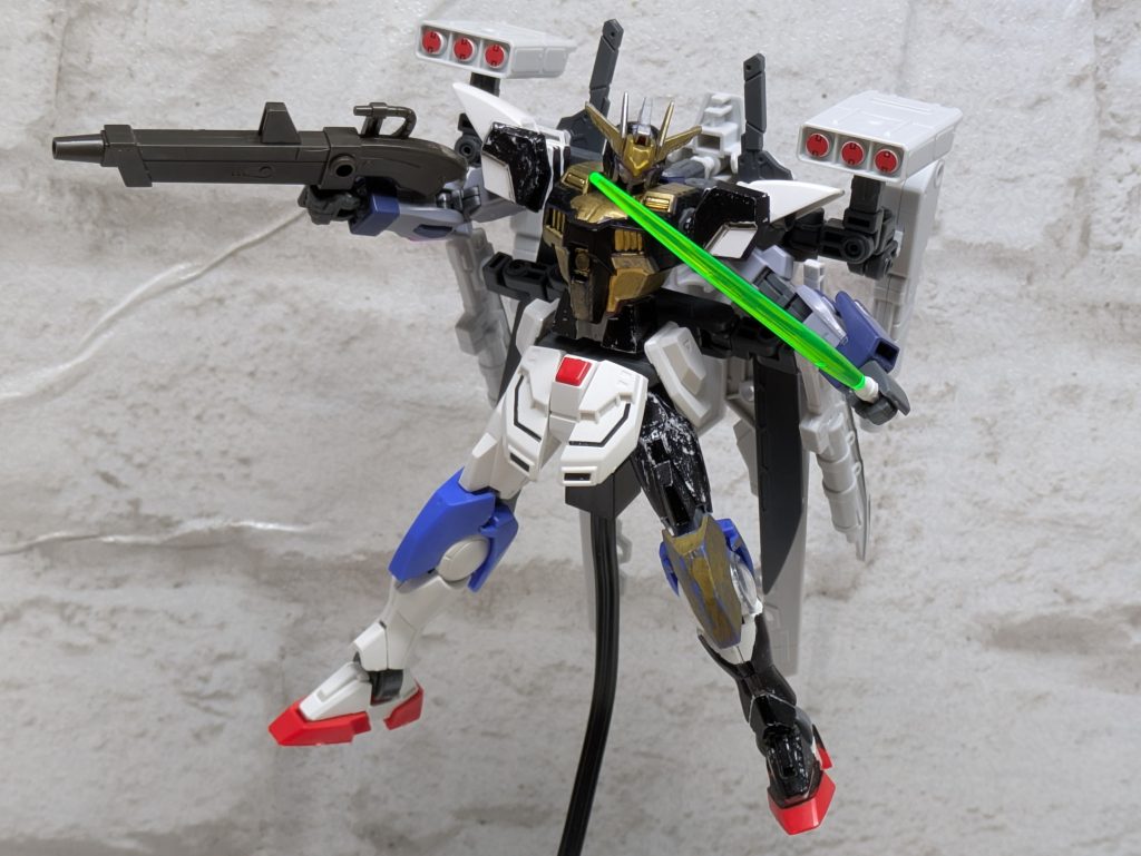 武装はは零丸のやつにF91のビームサーベルを取り付けたもの。フォアグリップにもなるうえ、抜刀することも可能。