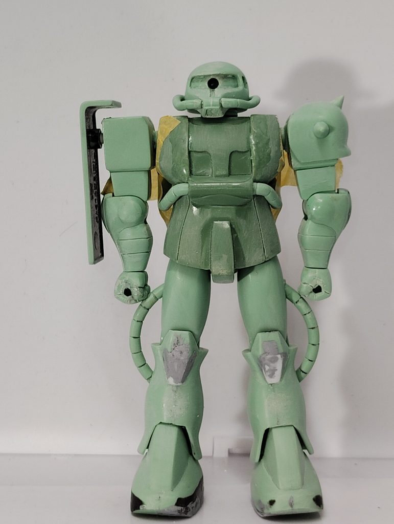 制作途中胴体以外は上記のザクより