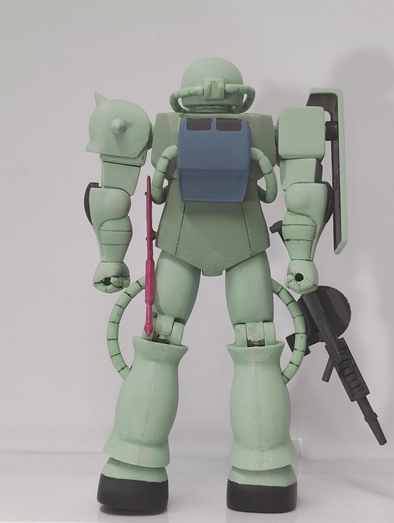 後面股関節３㎜程下げてリアスカート、股関部分にランナータグ貼り付け膝関節は5㎜プラ棒に変更して後ハメ出来るように腕はほぼ無改造