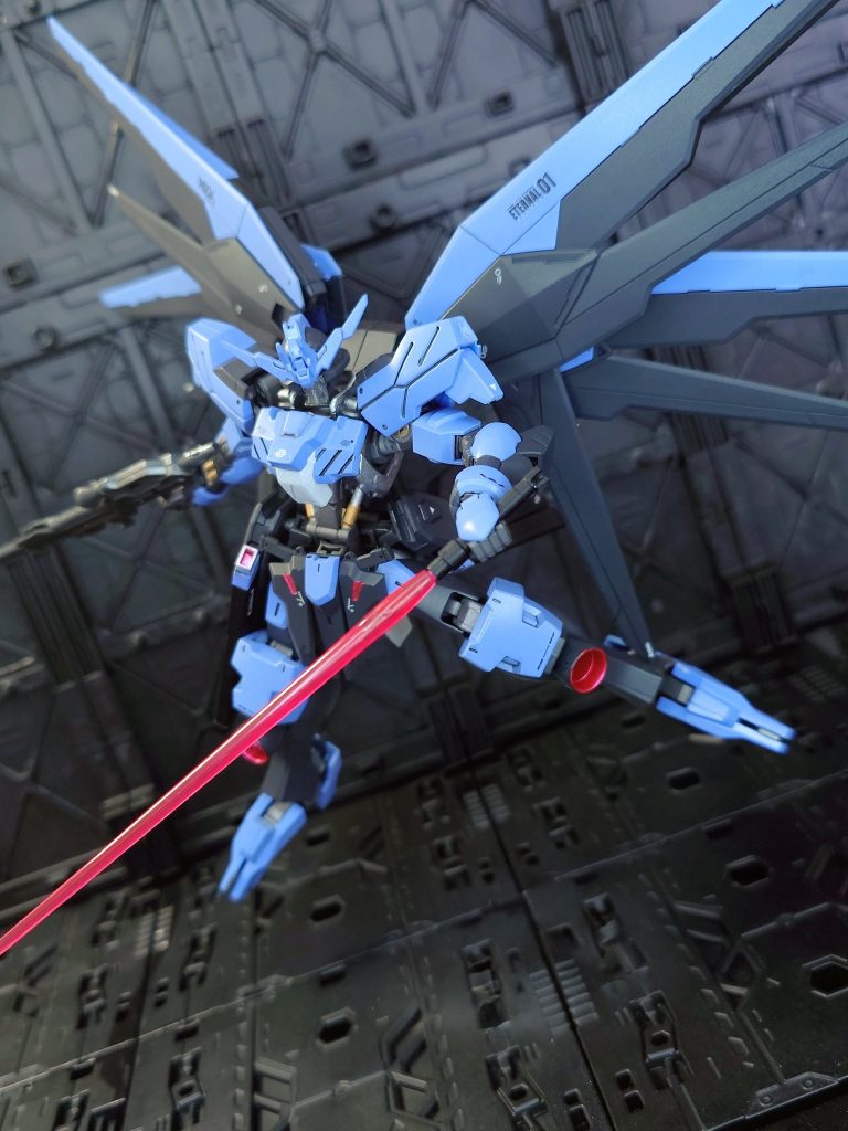 ハイマットモードバーストサーベルは無くなりましたが、空戦能力とビームサーベルを手に入れました。ピンクのビームサーベルがよく映えます✨