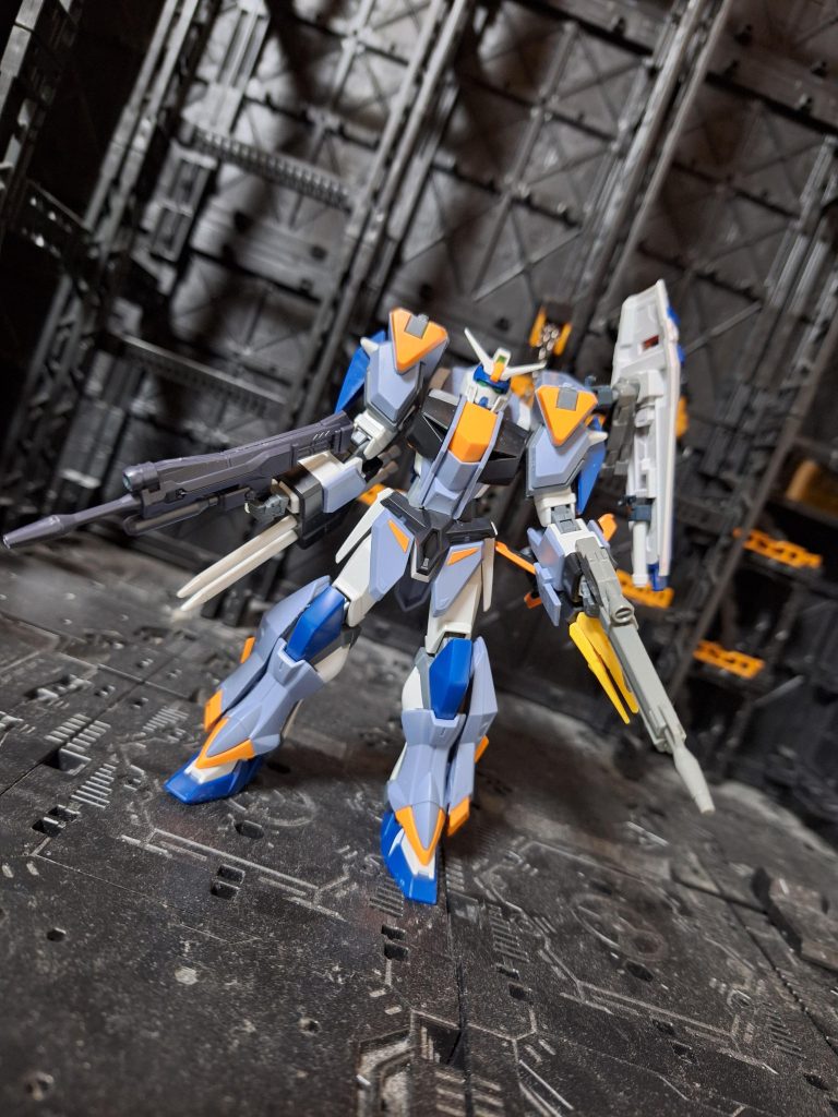 サブアームでシールド装備と左手に初期ビームライフル持たせてビームライフル両手持ちにしただけですが(爆)