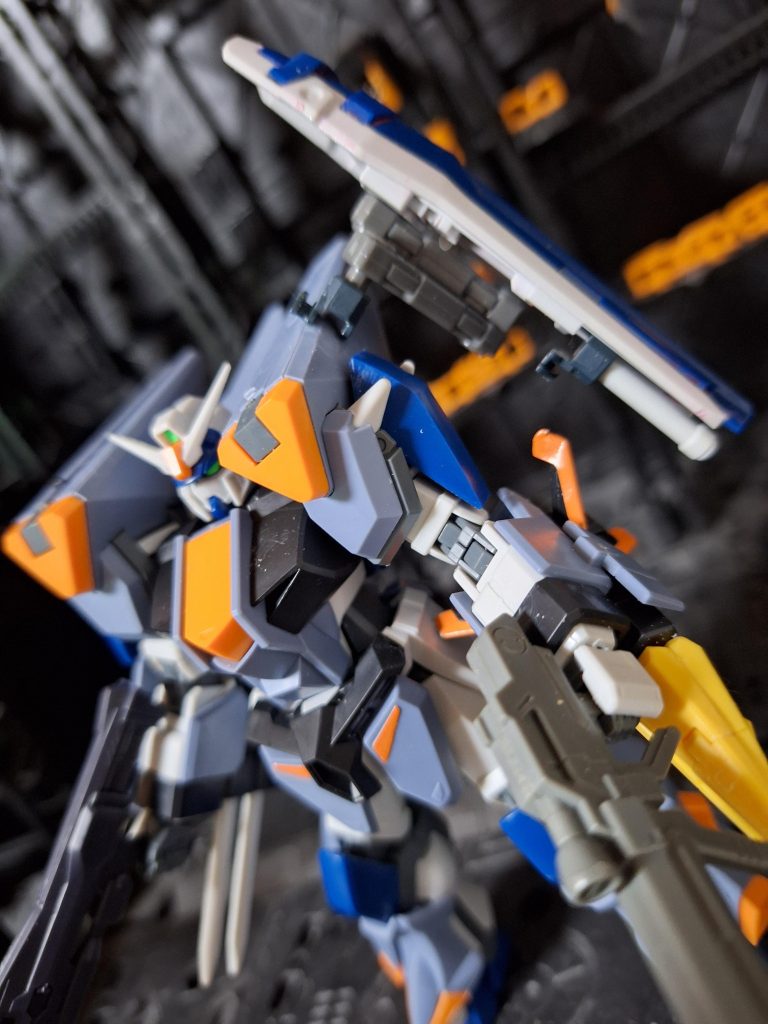 もう１本のビームサーベルをシールドに着けたまま発振できるようにしてあります。