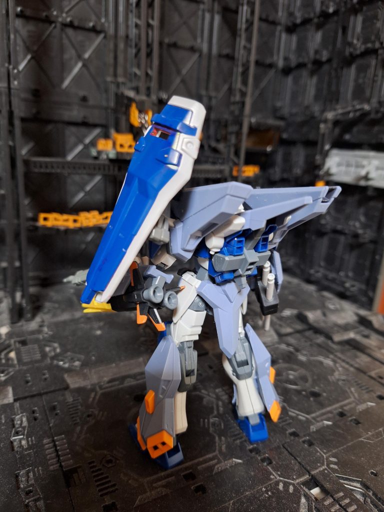 ちなみに、シールドとビームライフルは中古単品をネットオークションで落札して、先代パーフェクトストライクに装備させていましたが、もともとデュエル用のシールドだったので、結果的に先祖返りした次第です😅