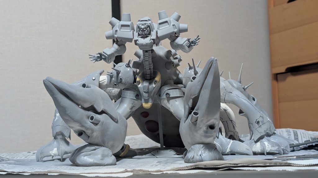 ハサミを変更、ディティールアップそして塗装へ