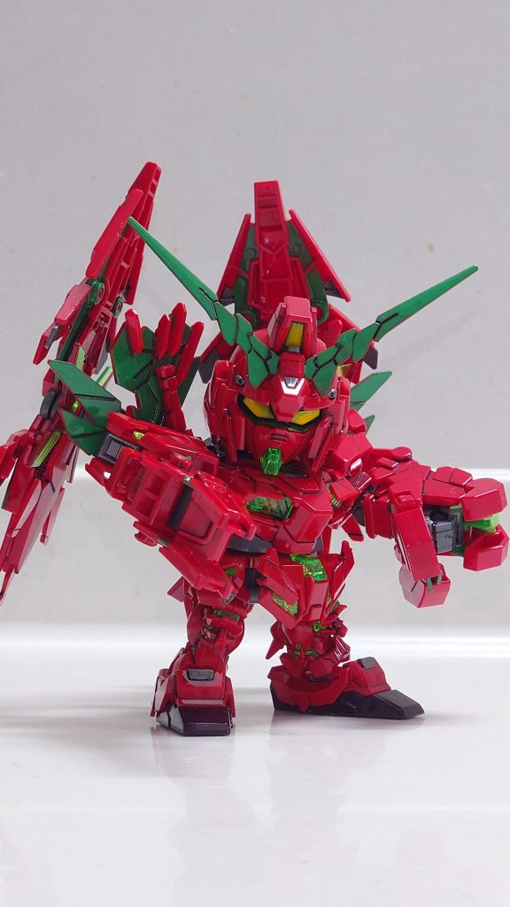 SDキットは筆塗りで作ってるんですが、今回は塗る部分が少なめで綺麗めにできたなと思います(gundam-kao6)