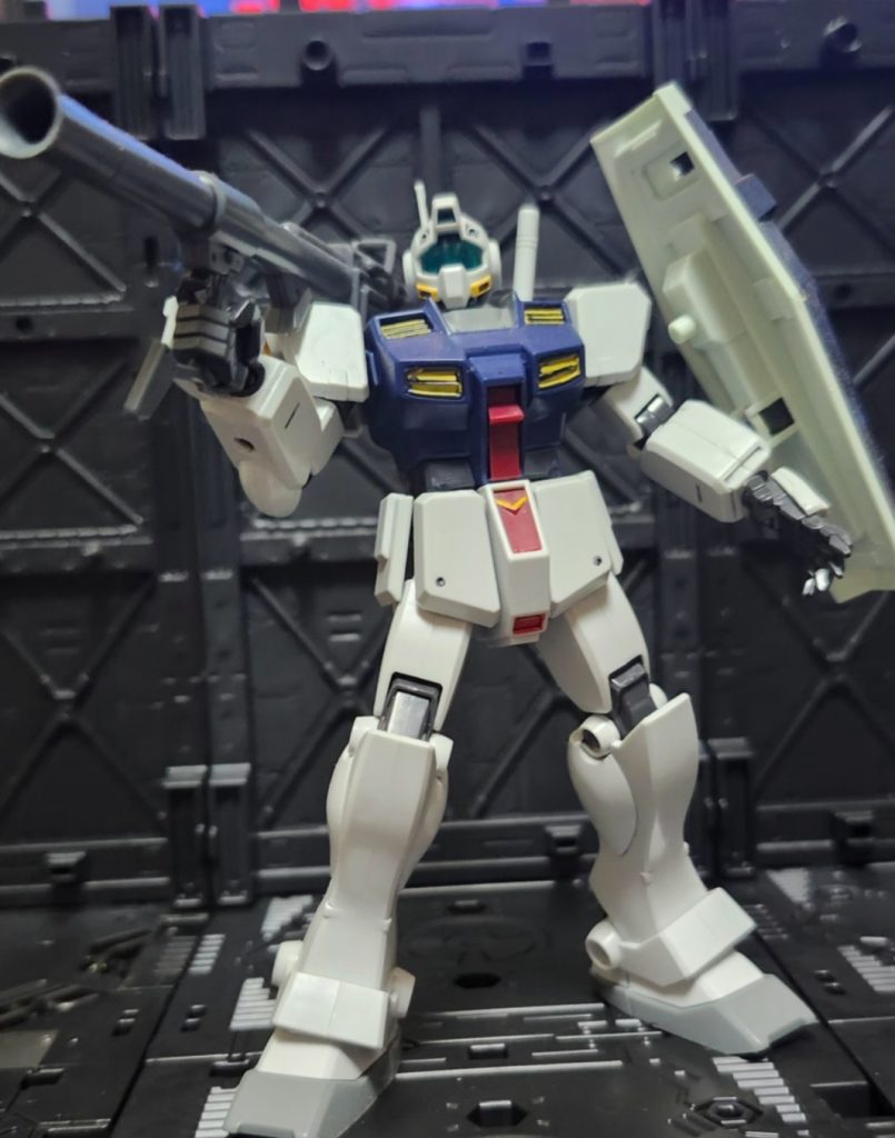 バズーカとシールドはたしかガンダムからもらったはず