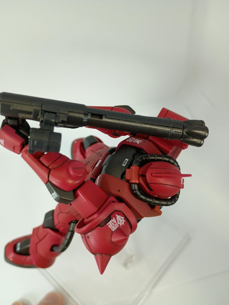 ヒジはマイナスモールドパーツ追加肩と頭にディテール追加してます。(近くで見ると溝が凸凹ですがスミ入れして誤魔化してます。)