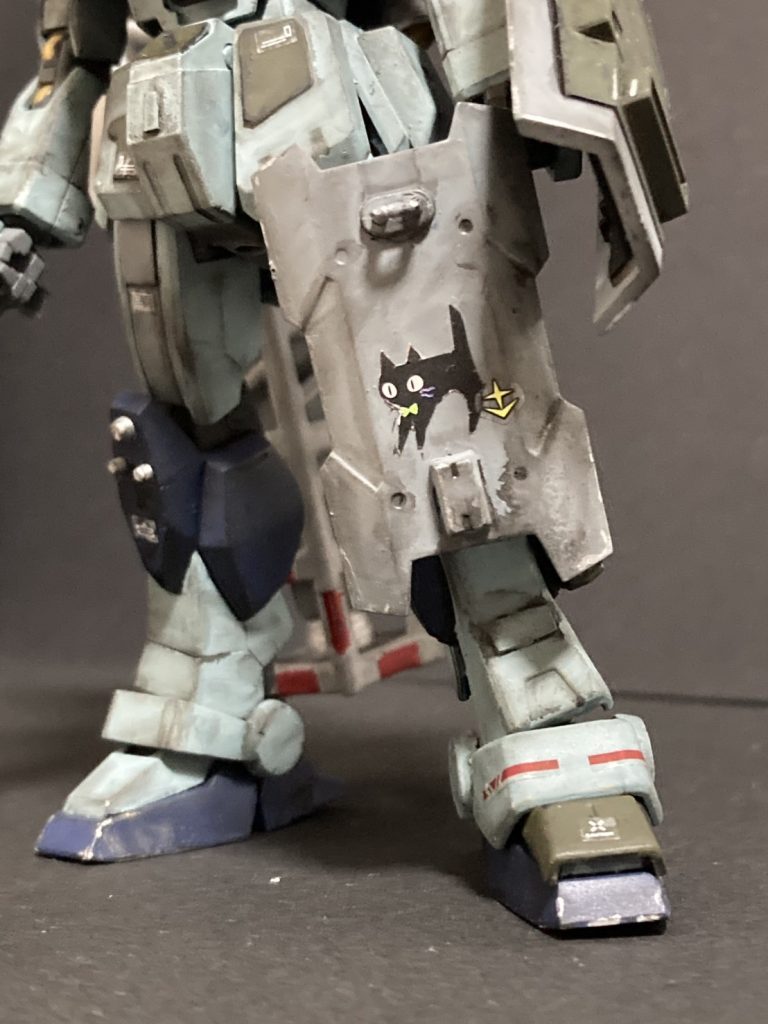 パーソナルマークは猫のマークです。パッチーズの名前の由来はシナリオにも出てきましたが、実際はお嫁キッドが若かりし頃にホームステイ先にいたブチ猫の名前です。いつも同じ場所にいて懐きはしなかったけど、「パッチーズ!」って呼ぶと必ず『ニャー!』って返事をしてくれたのだそうです。その話がなぜか好きでそこから。