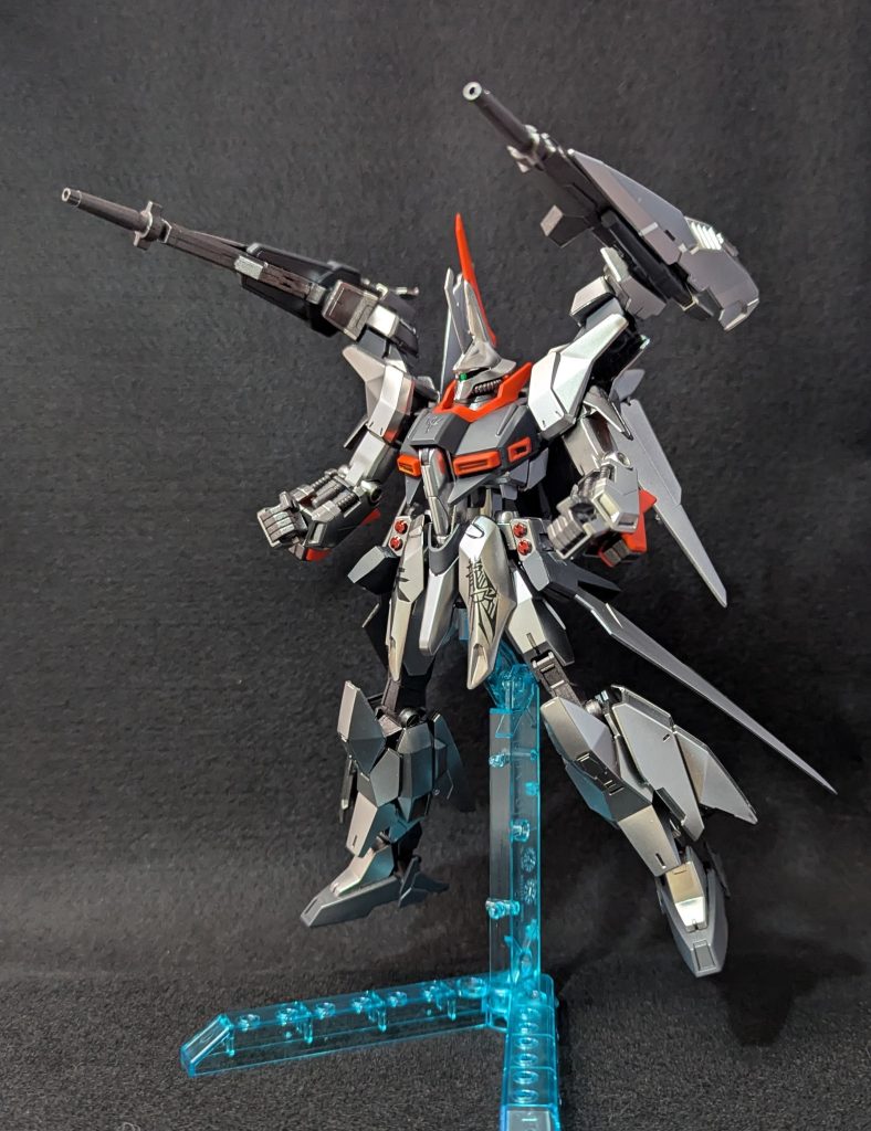 両肩のビームキャノン腰の漢字デカールが上手く貼れて安心しました