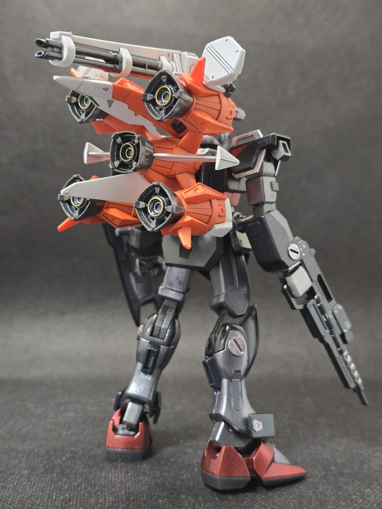 ガンバレルはタミヤカラーのオレンジをそのまま。