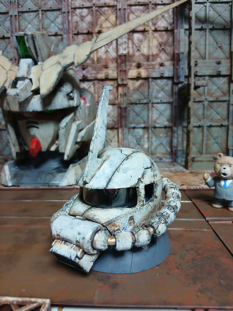 ザクヘッド。カッコイイやっぱザクだよね〜