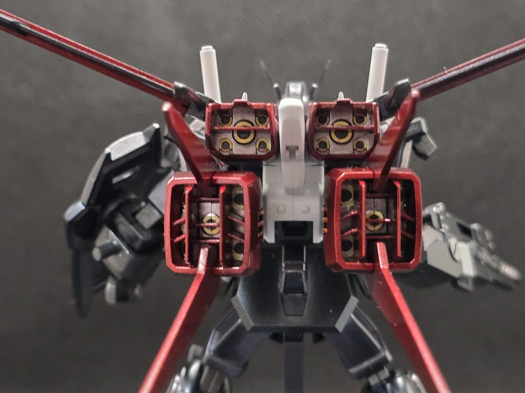 折角なので中もガンダムマーカーで塗装しました。ペンタイプは便利ですね。