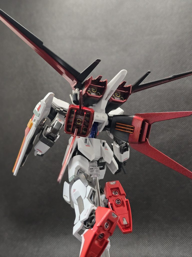 105ダガーに合わせて黒めの赤ですが、これはこれでアクセントになって良いかなって思っています。