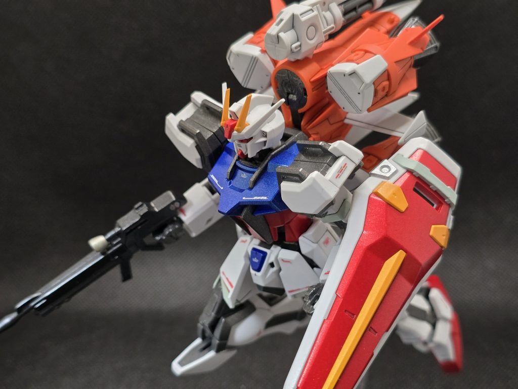 ガンバレルは105ダガーより拝借。オレンジを濃い目にしたのと、マット+ツヤでメリハリが出て、全体的に締まった感じになったかな、と。