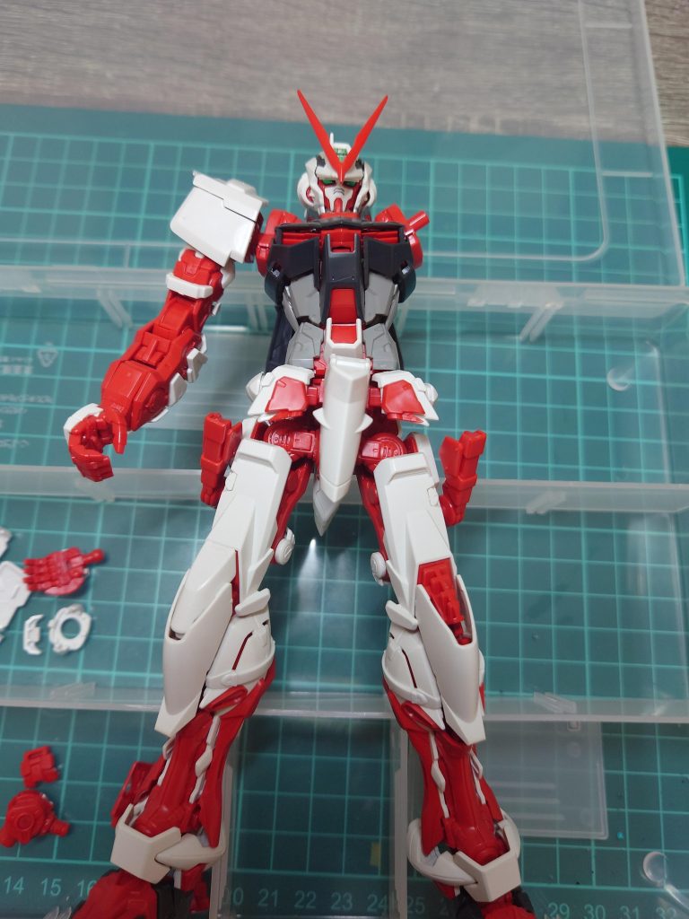 このキットです。ゲート処理、合わせ目、墨入れ、塗装の何もしてないキットです。　パーツも紛失してるので、パーツ注文してます。ヤスリがけから、頑張っていきます。