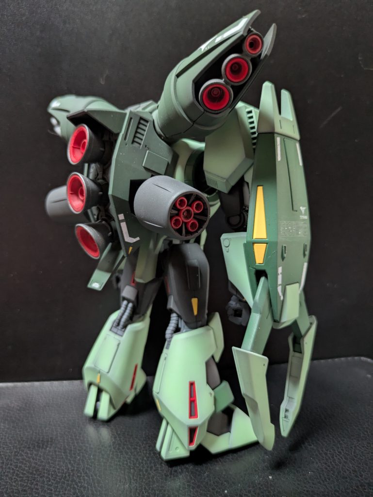 バーニア、スラスターの分離、イエローのセンサー類？も一部を除いて塗装派にも嬉しい作りですね！