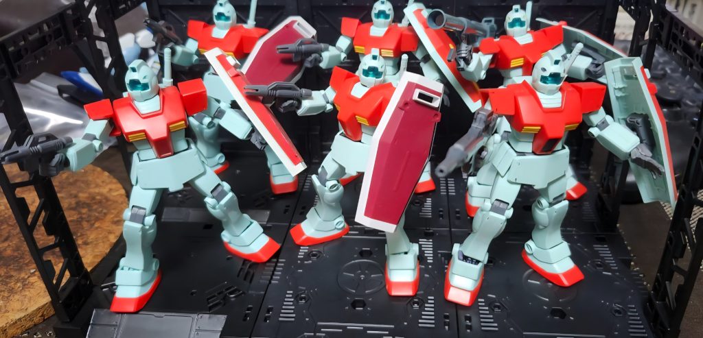 盾は十字有りと無しの2タイプ小隊毎に統一される